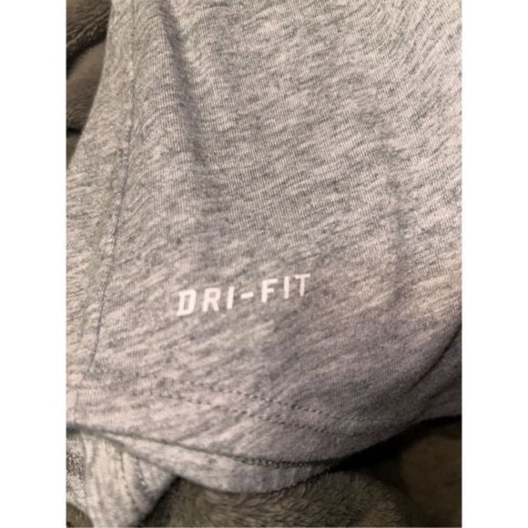 Nike dri fit tank top size medium - Picture 4 of 4